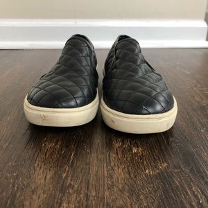 Steve Madden casual shoe